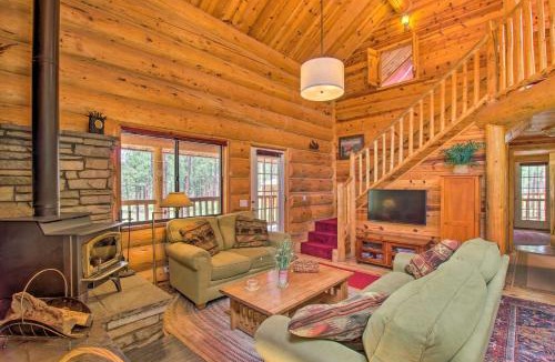 Greer House | Tranquil Mountain Cabin in Greer with Game Room!