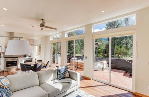 Randle House | Tranquil Mountain Retreat/Hot Tub