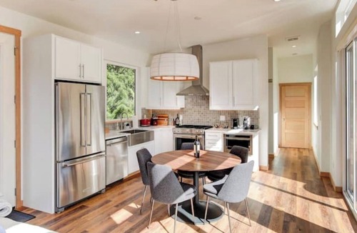 Randle House | Tranquil Mountain Retreat/Hot Tub