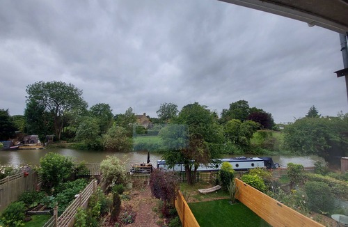 Blisworth Apartment | Tranquil Northampton Retreat