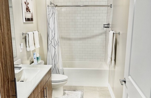 Fairfax Apartment | Tranquil Oasis 30 minutes from D.C.