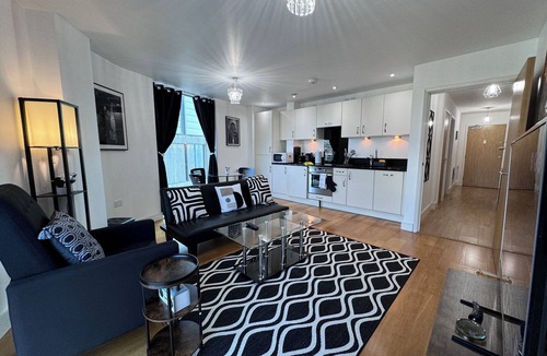 Chatham Apartment | Tranquil Oasis surrounded by restaurants, shops, bars, and a multiplex cinema.