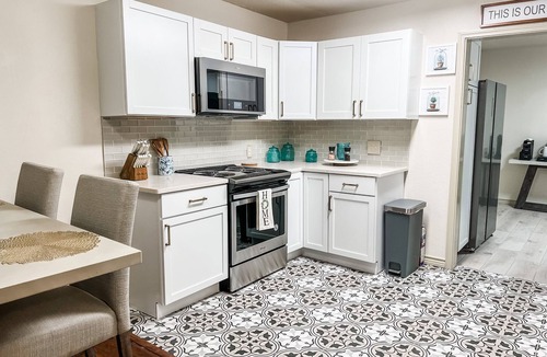 Bay Area House | Tranquil Paradise! Release, Relax and Unwind. Close to Bay.