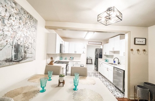 Bay Area House | Tranquil Paradise! Release, Relax and Unwind. Close to Bay.