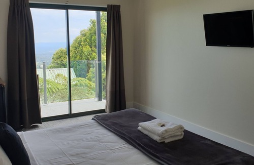 Maleny Hotel | Tranquil Park Maleny