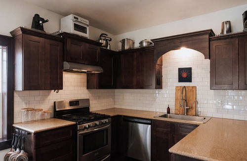 Midtown House | Tranquil Pet-Friendly Bungalow in Midtown Springfield with High-Speed Wi-Fi