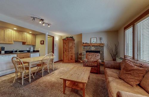 Bend Apartment | Tranquil Pines at Seventh Mountain