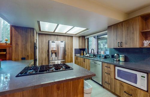 Shaver Lake House | Tranquil Pines Estate
