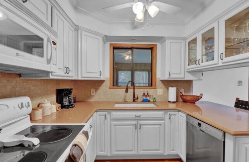 Blakeslee House | Tranquil Pocono Escape