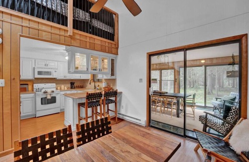 Blakeslee House | Tranquil Pocono Escape