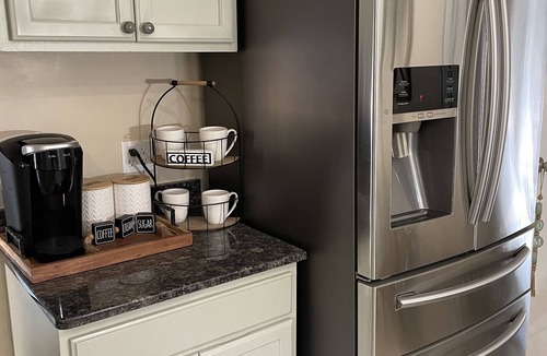 Cleveland House | Tranquil Pondside Getaway