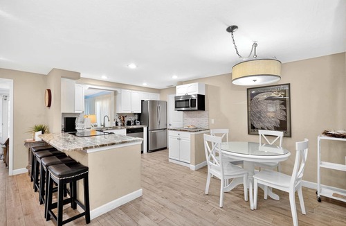 Gulf Gate Estates House | Tranquil Pool Home Near Siesta Key