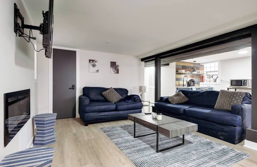 Chicago Apartment | Tranquil Portage Park Stay