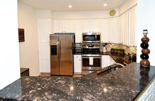 Gaithersburg Condo | Tranquil Private 1B/1BA in Condo