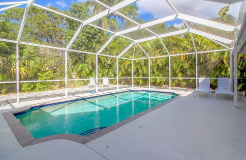 Riverview Estates House | Tranquil private pool home near Siesta Key Beachn