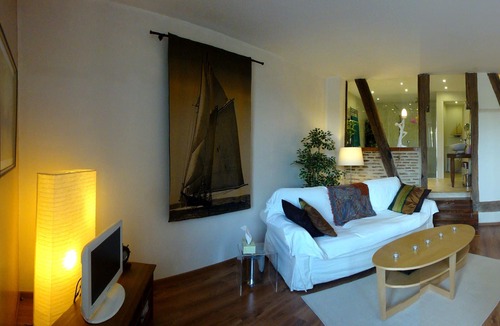 Sainte-Foy-la-Grande Bed & Breakfast | Tranquil Riverside Suite