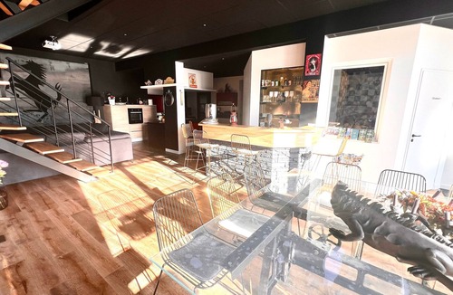 Montfort-le-Gesnois Cottage | Tranquil Retreat: Heated Pool, Near Le Mans, Fully Equipped, 5 Private Baths, Free Wi-Fi & Parking