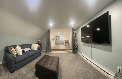 Delmar House | Tranquil Retreat - Comfort and Convenience.