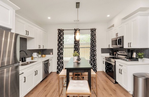 Greater East End House | Tranquil Retreat, Hot Tub, 6 Baths, Fully Gated w/Parking