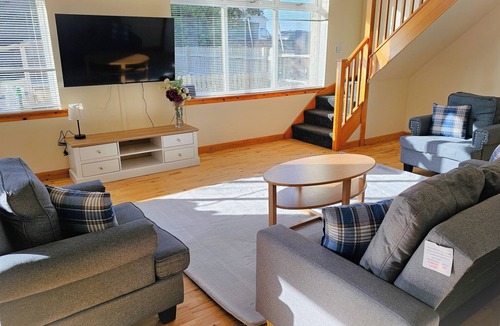 East Lothian House | Tranquil Retreat in Gorebridge