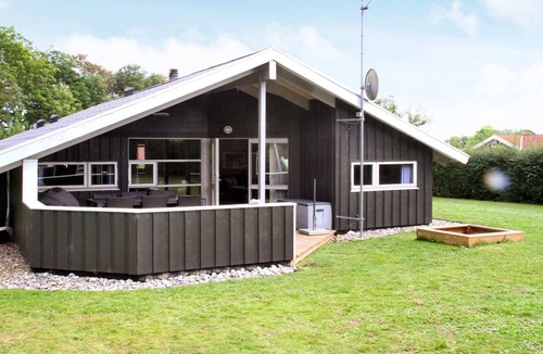 Mommark Strand House | Tranquil Retreat in Mommark - By Traum Ferienwohnungen