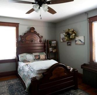 Mount Sterling House | Tranquil Retreat to the Woods: Beautiful Family-Friendly Cottage near Owensville, Missouri