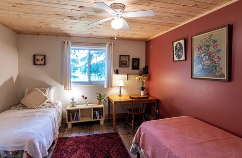 Grey Highlands Cabin | Tranquil Retreat @ the SEED Lodge: A Rural Retreat and Gathering Space