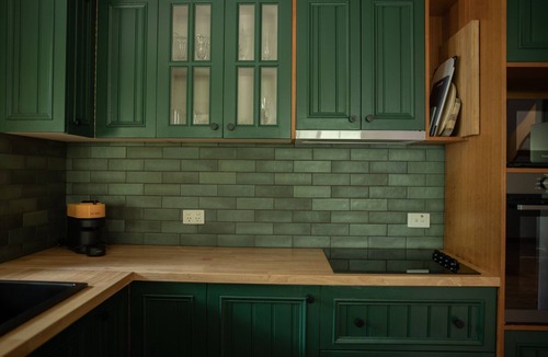 Wandiligong House | Tranquil Retreat with Pool