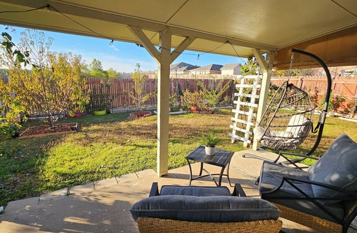 Fort Worth House | Tranquil Retreat with Community Pool & Scenic yard