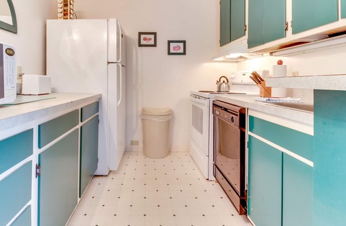 Stowe Area Condo | Tranquil Retreat with Shared Pool, Hot Tub, and Private Deck - Close to Skiing