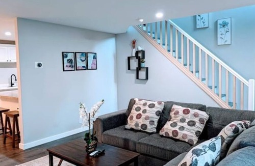 Hillsboro House | Tranquil Retreat with Hot Tub