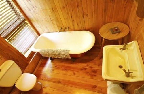 Waihi House | Tranquil Riverside Home