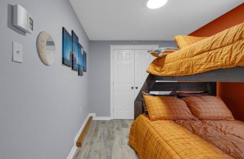 Saint John Apartment | Tranquil Sanctuary Sleeps 7 Nature & Convenience