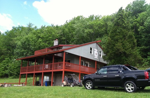 Kunkletown House | Tranquil Secluded Getaway With Spectacular Mountain Views