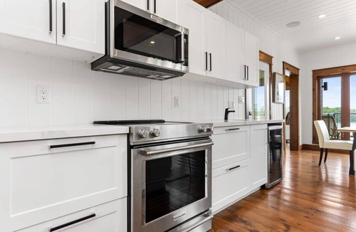 Seguin Villa | Tranquil Shores Summa