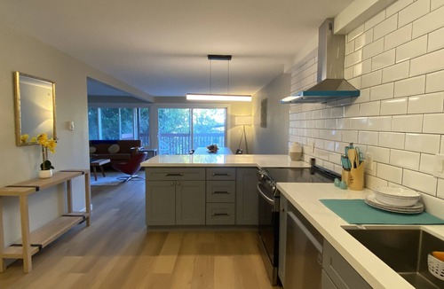 Highline Condo | Tranquil Skyview Oasis