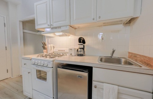 Prudential - St. Botolph Apartment | Tranquil South End Studio