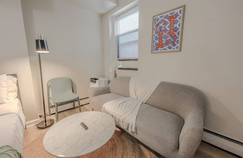 Prudential - St. Botolph Apartment | Tranquil South End Studio