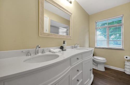 Gahanna House | Tranquil Stay in Columbus