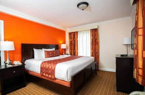 West Orange Hotel | Tranquil Stay with Gym at Wilshire Grand Hotel