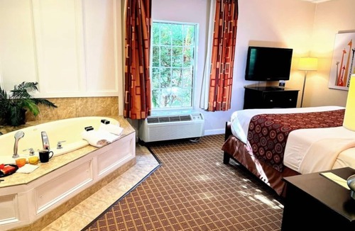 West Orange Hotel | Tranquil Stay with Gym at Wilshire Grand Hotel