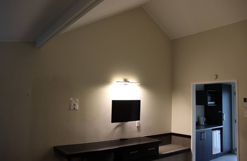 Hawera Cottage | Tranquil Stays, Hidden Away: Serene Garden Studios with Ample Parking for All