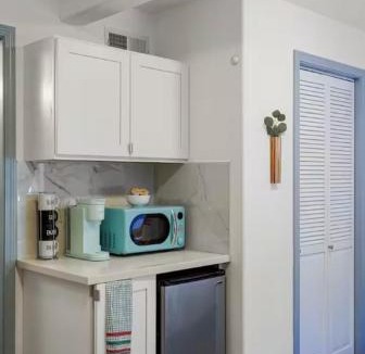 Inner Parkside Apartment | Tranquil Studio Steps from SFSU in San Francisco