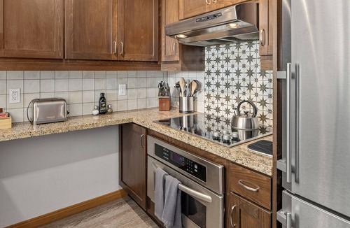 Cle Elum Condo | Tranquil Suncadia Lodge with Fireplace, Mountain Views and Pool Hot Tub