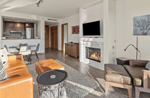 Cle Elum Condo | Tranquil Suncadia Lodge with Fireplace, Mountain Views and Pool Hot Tub