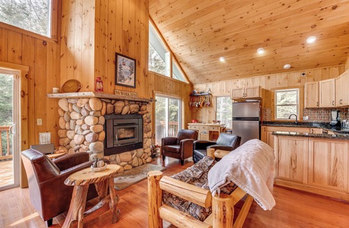 Thornton Cabin | Tranquil Thornton Cabin: Deck, Views & Game Room!
