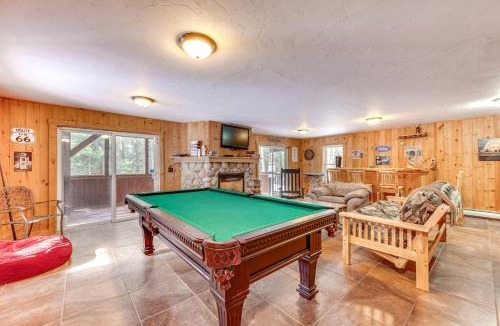 Thornton House | Tranquil Thornton Cabin Deck, Views and Game Room!
