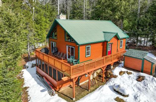 Thornton House | Tranquil Thornton Cabin Deck, Views and Game Room!