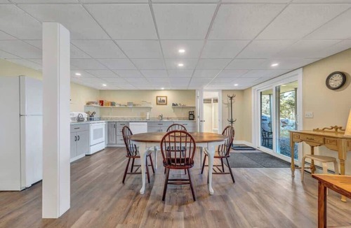 Hancock Apartment | Tranquil Tides Apartment!
