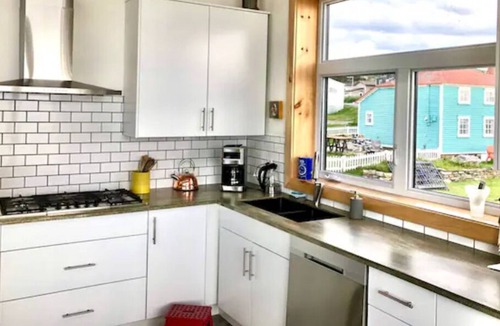 Bonavista House | Tranquil Tides: ArtBonavista Coastal Hideaway